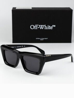 NEW Off-White “Hampton” Black Sunglasses- made in Italy